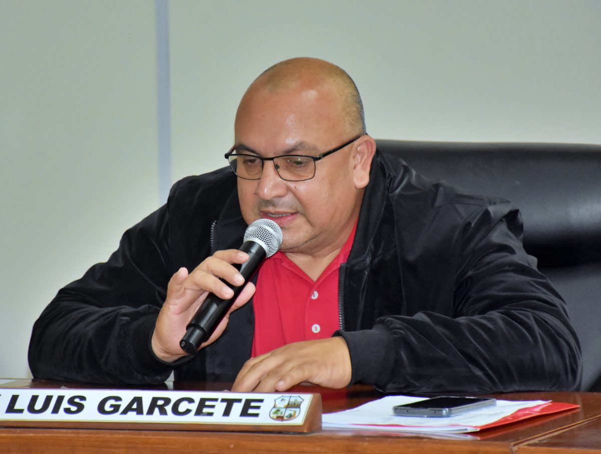Concejal Garcete solicita al Ejecutivo Municipal verificar cartel publicitario que obstaculiza campo visual de los conductores