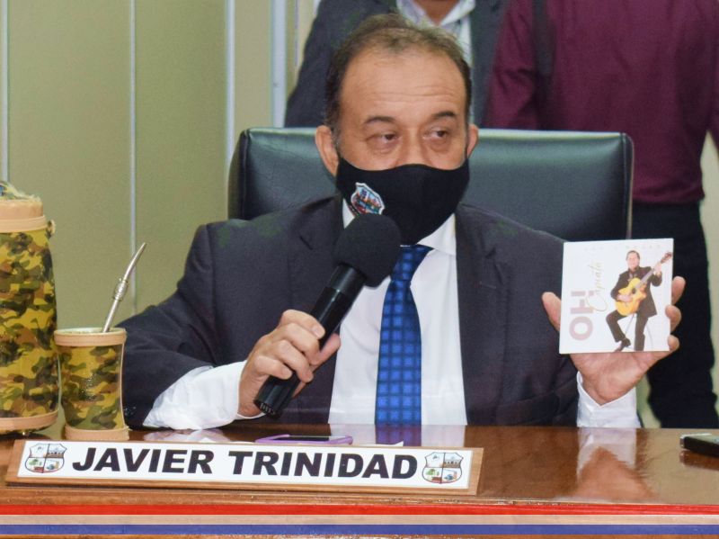 Declaran de Interés Distrital y Cultural al material discográfico "OH, Capiatá" de Darío Rojas