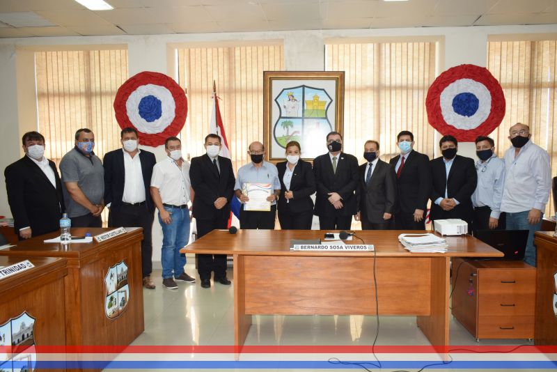 El Prof. Esteban Antonio Romero Insfrán recibió el reconocimiento como Hijo Dilecto de la ciudad de Capiatá