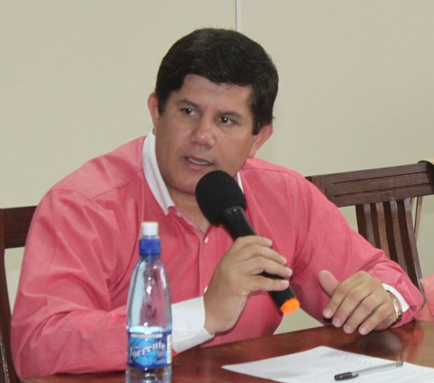 Solicitan presencia de la PMT para despejar el estacionamiento vehicular sobre la calle Boquerón