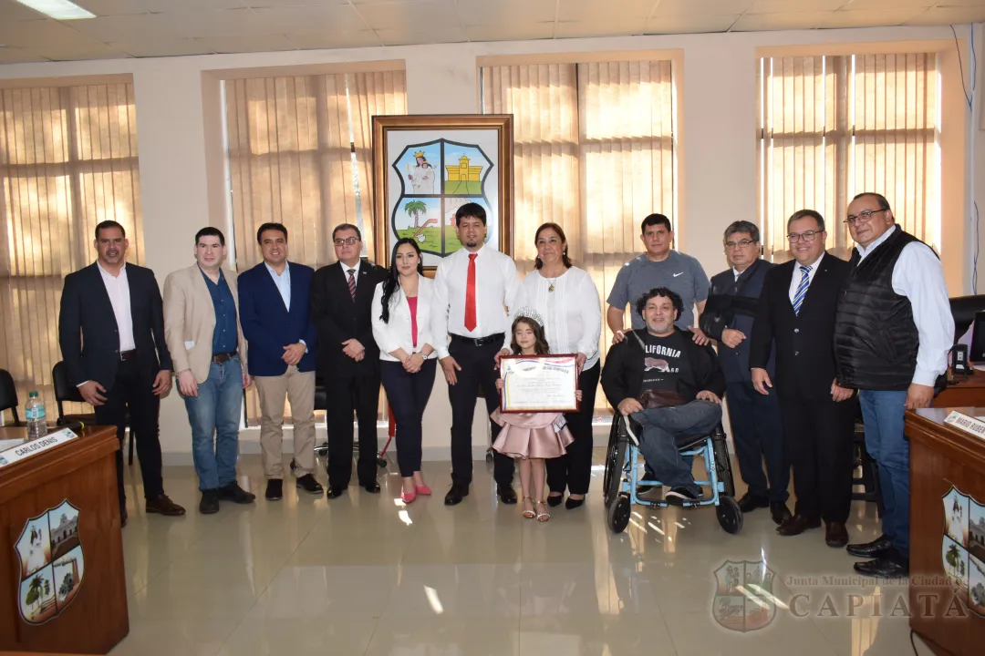 Reconocimiento al Mérito a la pequeña Reina de Belleza Nabila Julieth Pane Bernal