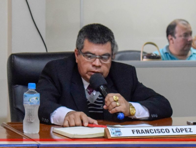 Concejal López solicita al Ejecutivo Municipal la construcción de una muralla en la escuela municipal Santo Domingo