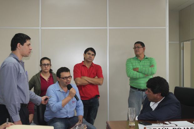 Comerciantes de la calle Mcal. López piden solución al problema del estacionamiento