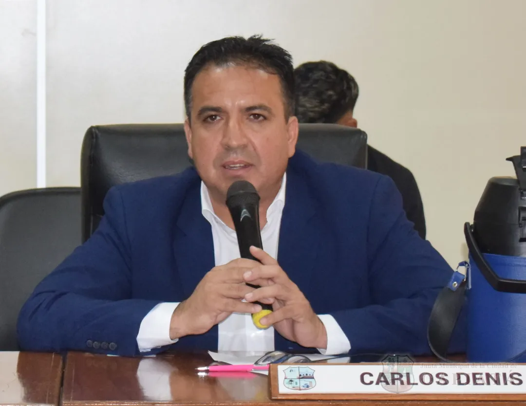 La problemática de los asfaltados destruidos por trabajos de Juntas de Saneamiento y aguaterías fue motivo de debate en el Pleno