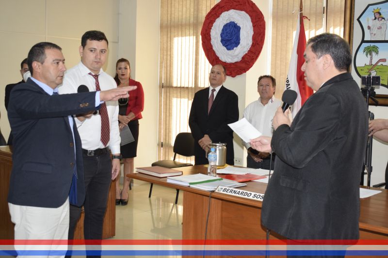 Sr. Jorge Sánchez juró como nuevo concejal de la Junta Municpal de Capiatá