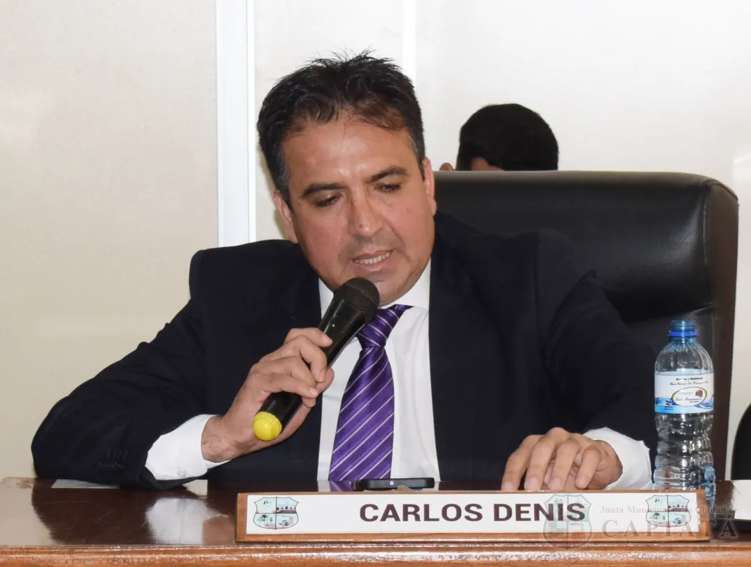 Concejal Denis expresó sus felicitaciones a los funcionarios encargados del despeje de veredas