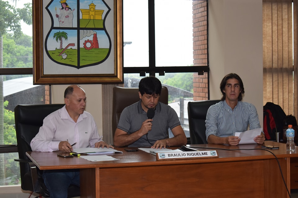 SESION EXTRAORDINARIA DE LA JUNTA MUNICIPAL DE CAPIATA