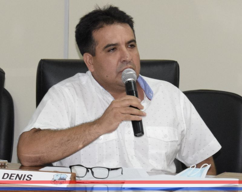 Concejal Denis solicita reestudiar Ordenanza que establece la aprobación de gasolineras