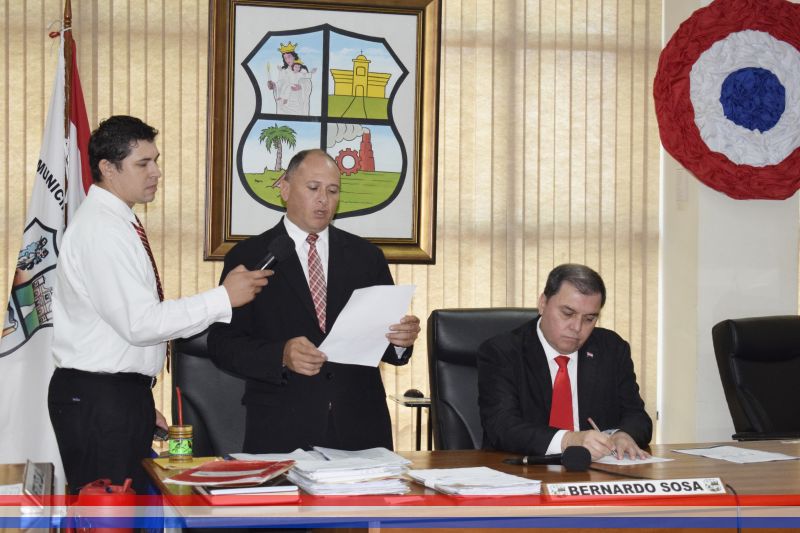 Aprueban adenda al Pliego de Bases y Condiciones del llamado a L.P.N Nº 1/2020 "Construcciones y reparaciones en instituciones educativas"
