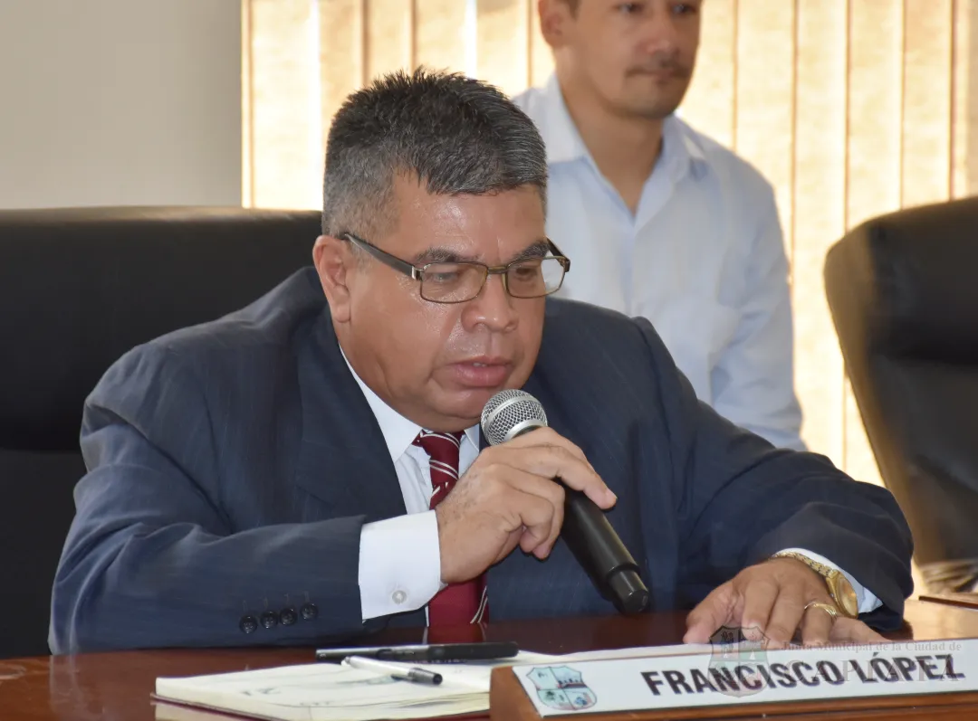 Abordarán problemática de calles destruidas por camiones de gran porte en reunión de trabajo tripartita