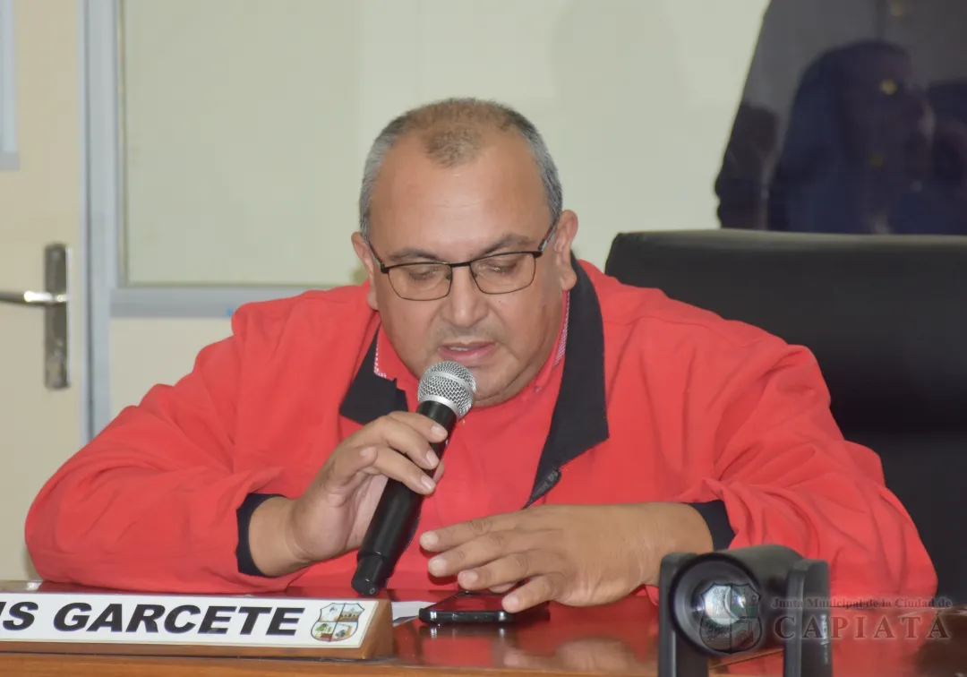 Concejal Garcete se hace eco de la queja de usuarios contra una aguatería