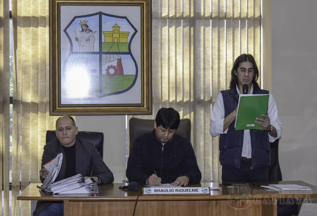 Aprobaron adquisición de camionetas doble cabina para uso institucional