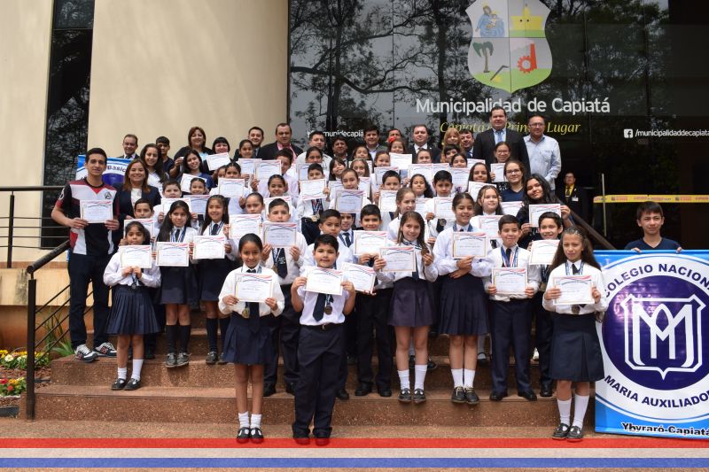 Reconocimiento a la Esc. Bás. Nº 81 y Col. Nac. "Ma. Auxiliadora"