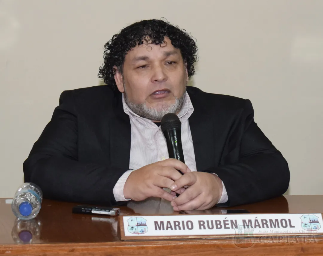 Concejal Mármol plantea al Ejecutivo Municipal la posibilidad de instalar un ascensor en el Centro Comunitario Municipal