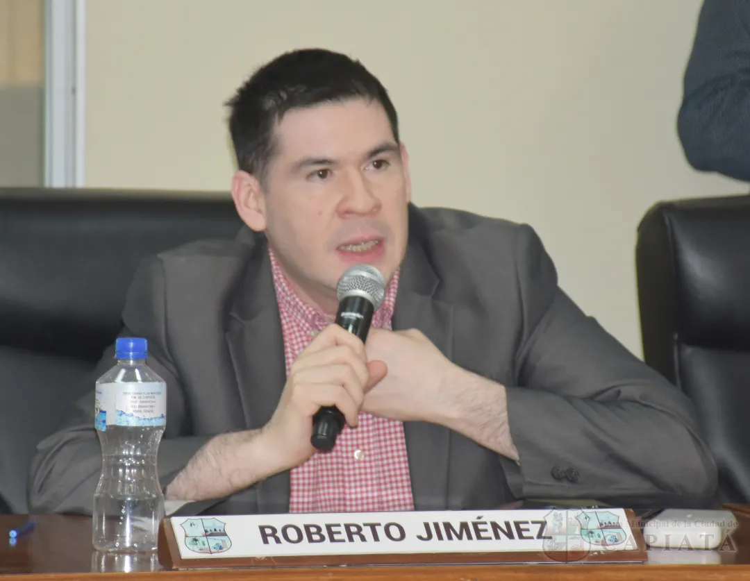 Muchos estudiantes capiateños accedieron a becas del Gobierno Nacional gracias al cursillo ofrecido por la Municipalidad, destacó Jiménez