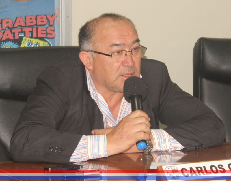 Concejal González felicita a directores de instituciones educativas por el sacrificio y empeño puestos para el éxito de los desfiles
