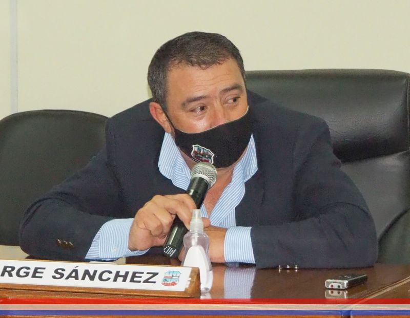 ANDE solucionó el problema de la mala iluminación en la zona de Poncho Pyta, informó el concejal Jorge Sánchez