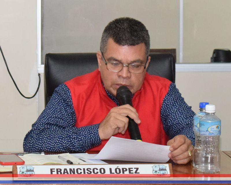 Concejal López solicita que la Comisión Asesora estudie, previamente, todos los pedidos de reconocimiento al Mérito