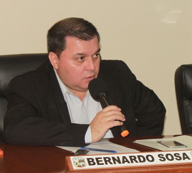 Solicitan a la PMT realizar un estudio técnico para descongestionar el doble estacionamiento al costado del Hospital Distrital