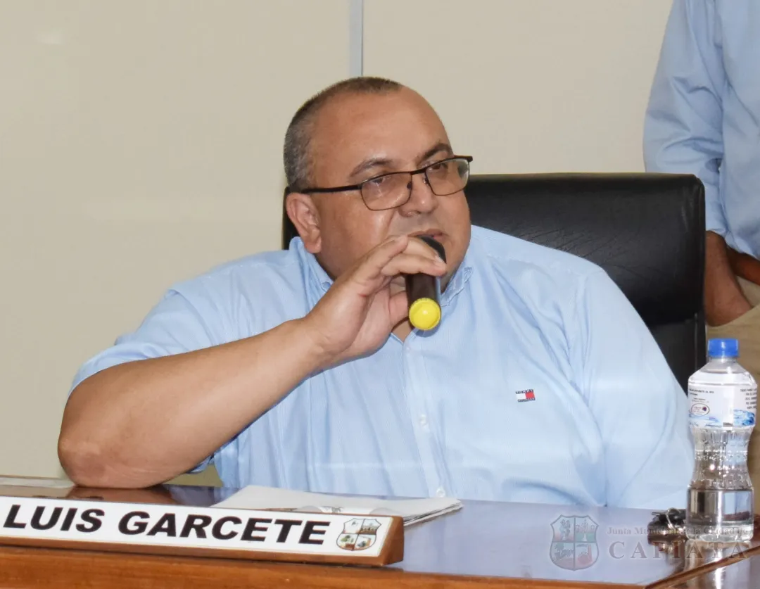 Concejal Garcete destaca el trabajo de la PMT para ordenar el tráfico ante desperfecto de semáforo en el desvío a Areguá