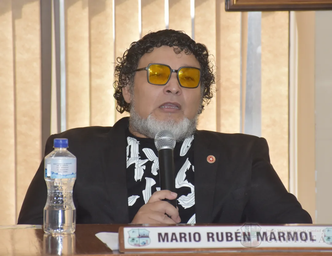 Concejal Mármol solicita al Ejecutivo Municipal arreglo de calles en las zonas de Loma Barrero y Poncho Pyta, respectivamente