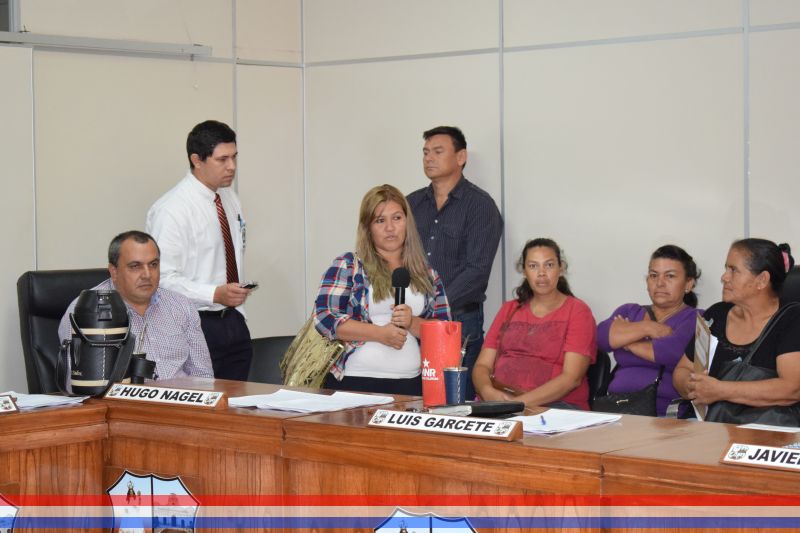 Visita de los representantes de la Comisión Vecinal Nueva Esperanza de la Cía. 7ª Posta Ybyraró