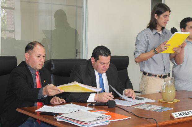 Encomiendan al Ejecutivo Municipal la incautación de unidades de la Línea 58, de seguir usufructuando itinerarios sin permiso municipal