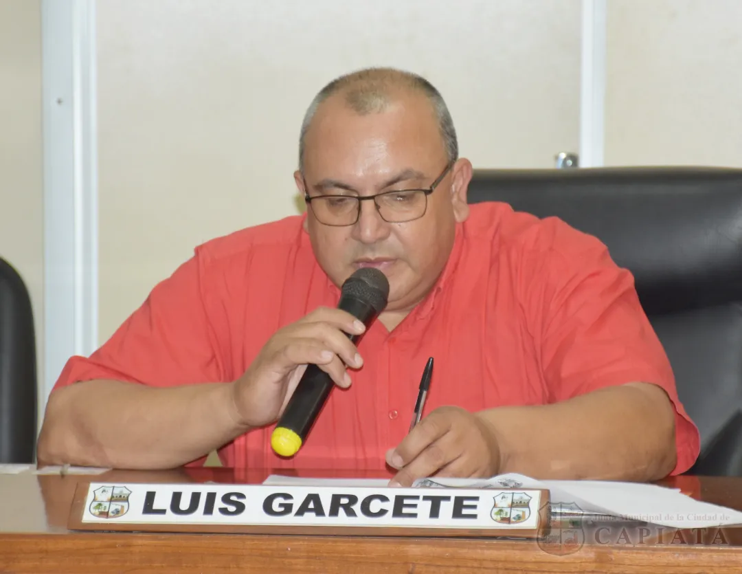 Concejal Garcete solicita al Ejecutivo Municipal verificar los nuevos asfaltados ante presencia de aguas servidas en distintos puntos de la ciudad
