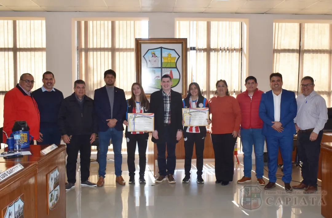 Reconocimiento a las integrantes capiateñas de la Selección Paraguaya de Fútbol Femenino Sub 17, consagradas como campeonas sudamericanas