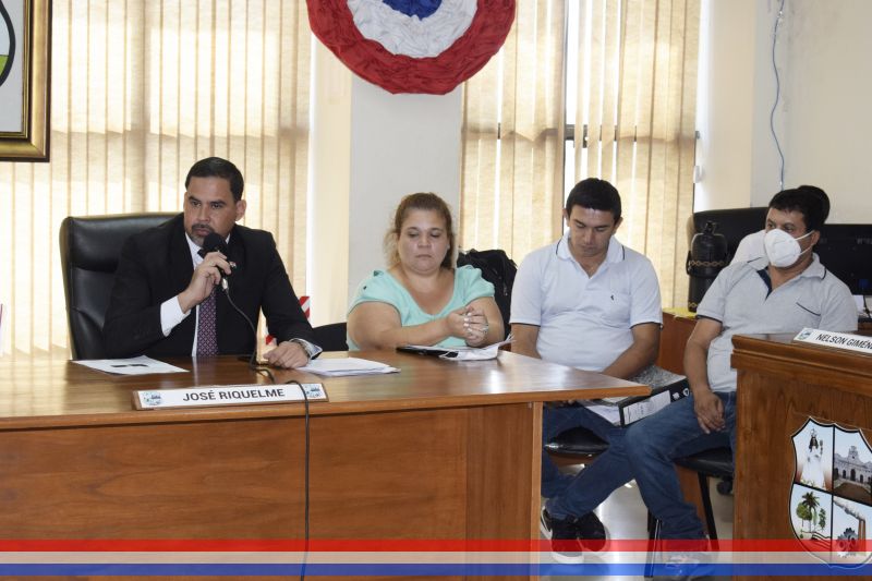 Mesa de diálogo y de aclaración entre concejales y Comisión de Fomento Urbano "Virgen de la Encarnación" con resultado positivo