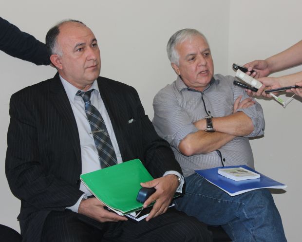 Visita de los directivos de la empresa recicladora de residuos plásticos para dar su versión sobre denuncia de polución ambiental