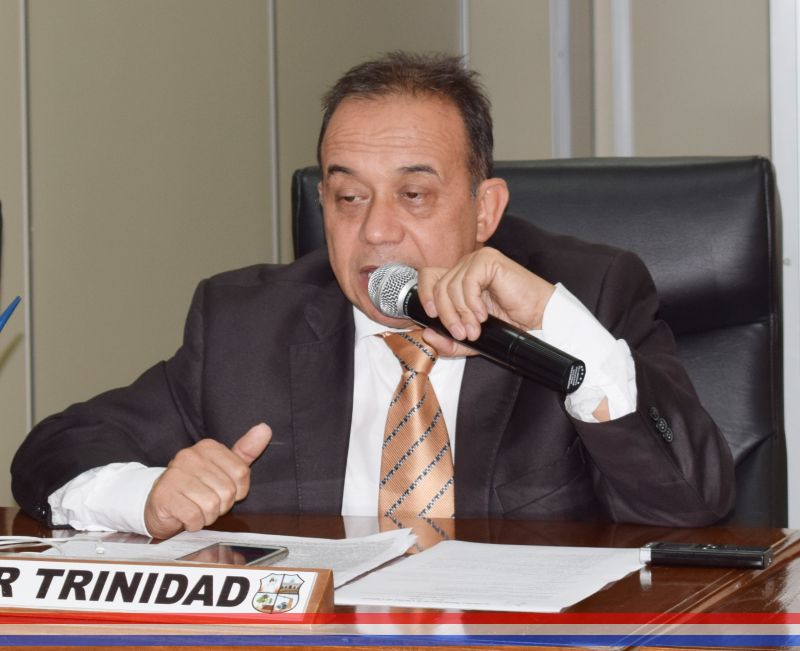 Destacan la labor del padre José María Velasco en sus 25 años de servicio al frente de la Parroquia Virgen de la Candelaria y en el campo educativo
