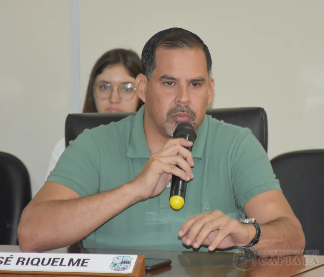 Concejal Riquelme encomienda al Ejecutivo Municipal gestionar un convenio con ANDE para mejorar el sistema lumínico de toda la ciudad