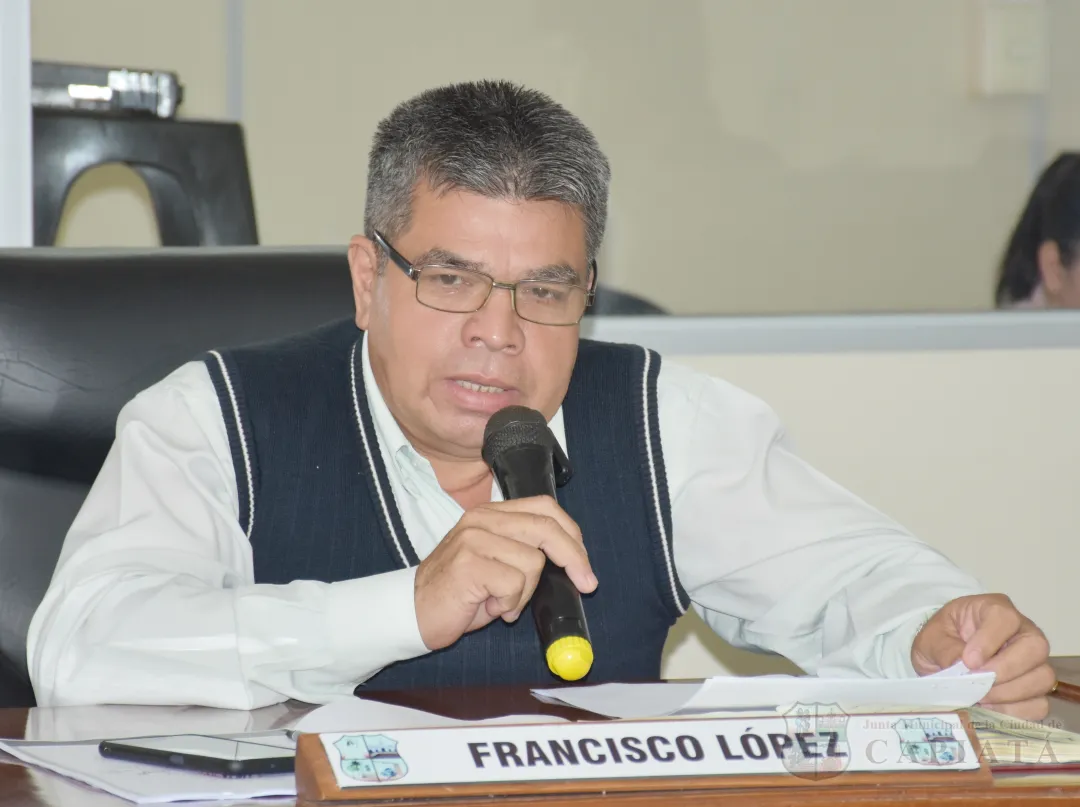 Reconocimiento a la trayectoria del comunicador social, animador y maestro de ceremonias Felipe Darío Fernández