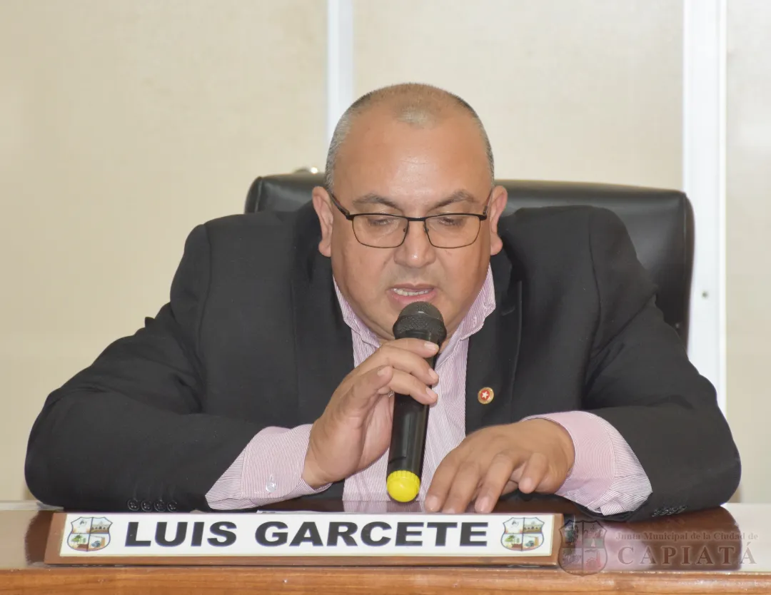 Concejal Garcete solicita verificación a comercios cuyos letreros obstaculizan la visibilidad a conductores