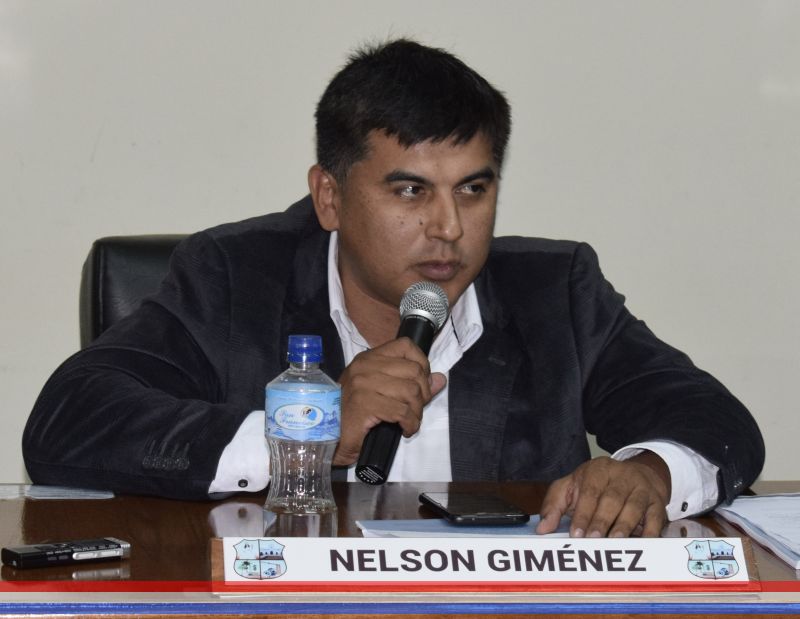 Concejal Giménez solicita el envío de un equipo técnico para estudiar problemática de acumulación de agua sobre calle Adán Ramírez