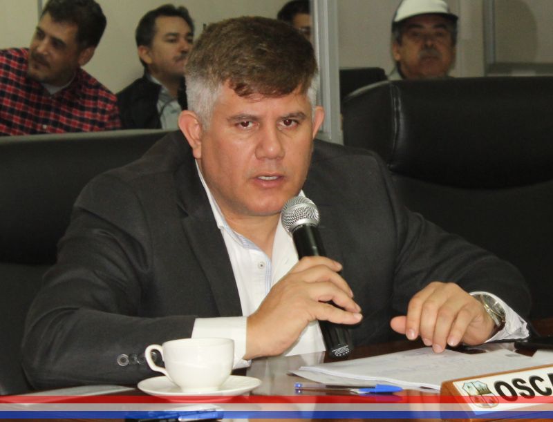 Alambrado colocado al borde del arroyo Capiatá no respeta la franja de seguridad de 25 metros, señaló el concejal Oscar Barreto