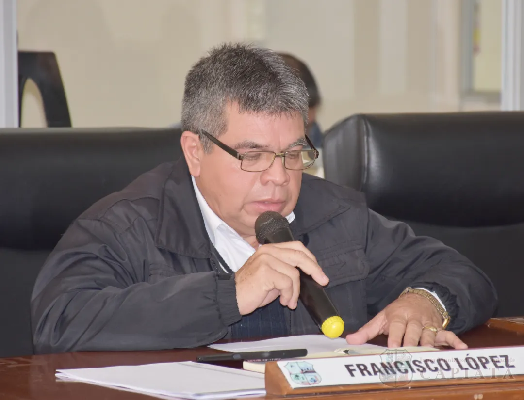 Concejal López solicita al Ejecutivo Municipal notificar a un taller mecánico para que despeje calle céntrica