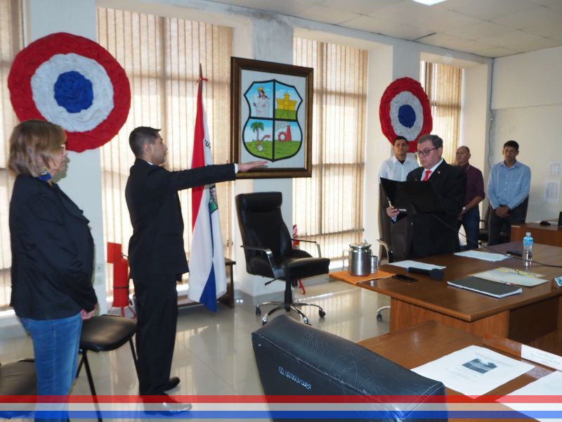 Abg. Eleazar Santacruz Duarte juró como nuevo Juez de Faltas II de la Comuna Capiateña