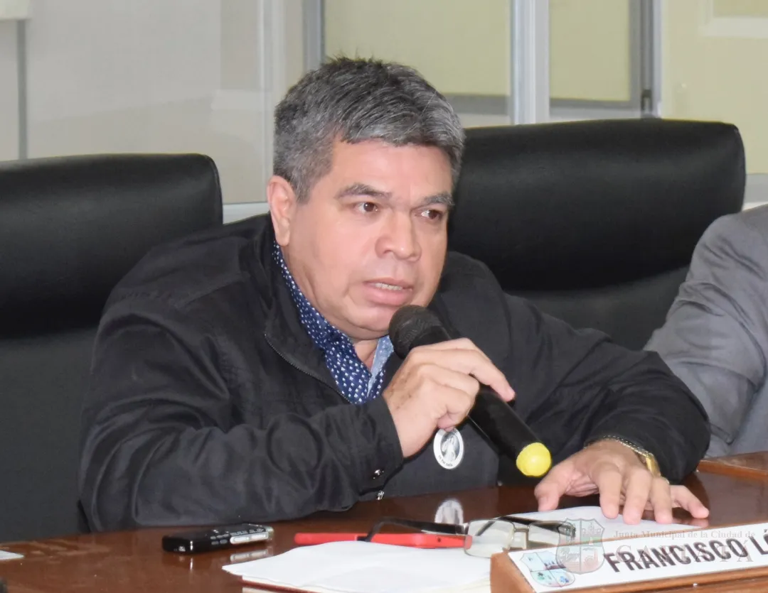 Concejal López informó sobre la reparación completa de importantes calles de la zona céntrica y compañías aledañas