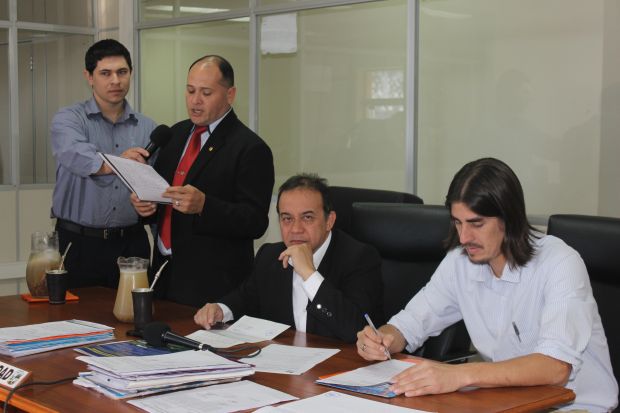Subsidio a la Tercera Edad: Convocarán al director de Adultos Mayores para brindar detalles sobre el proceso de selección de beneficiarios implementado por Hacienda