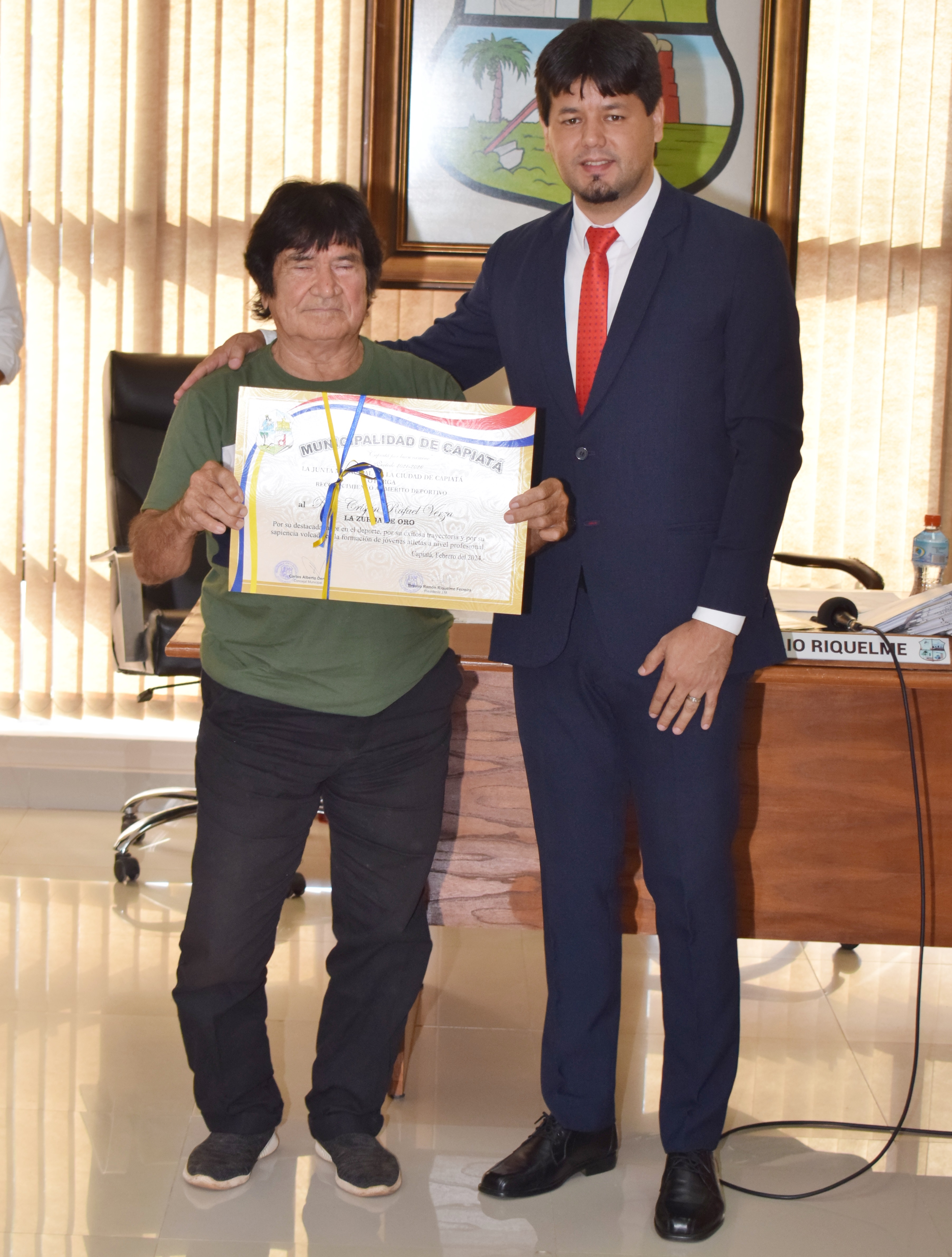 Reconocimiento al Prof. Crispín Rafael Versa “La Zurda de Oro” por su destacada labor en el deporte