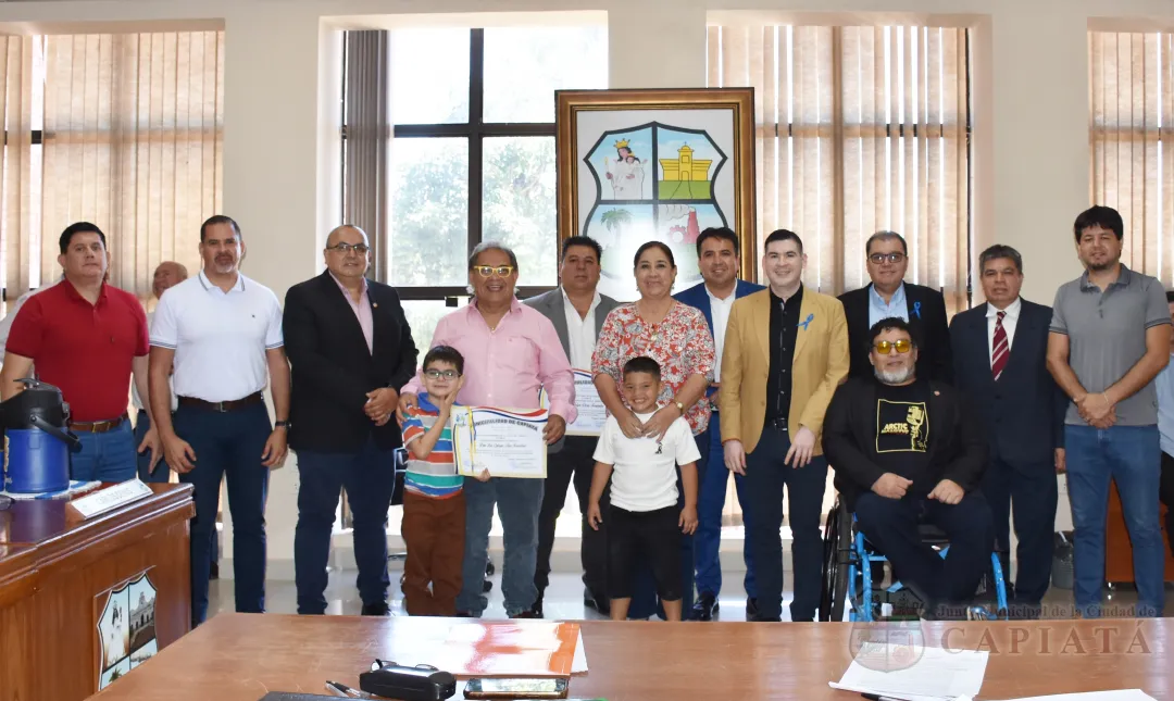 Entrega de reconocimiento al Mérito a los destacados comunicadores sociales Felipe Darío Fernández y Luis Arce