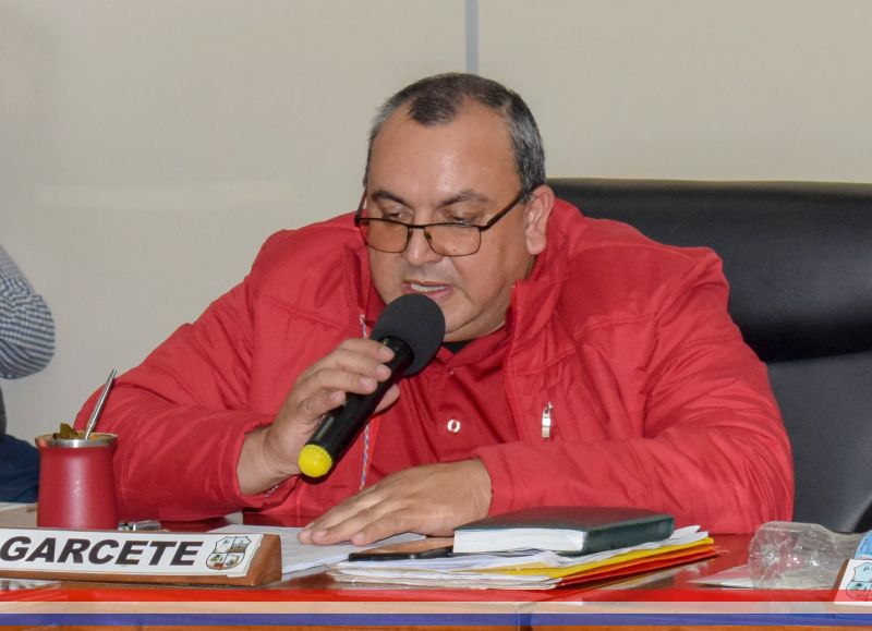 Solicitan al Ejecutivo Municipal analizar la posibilidad de dotar de iluminación al caminero ubicado al costado de Academil