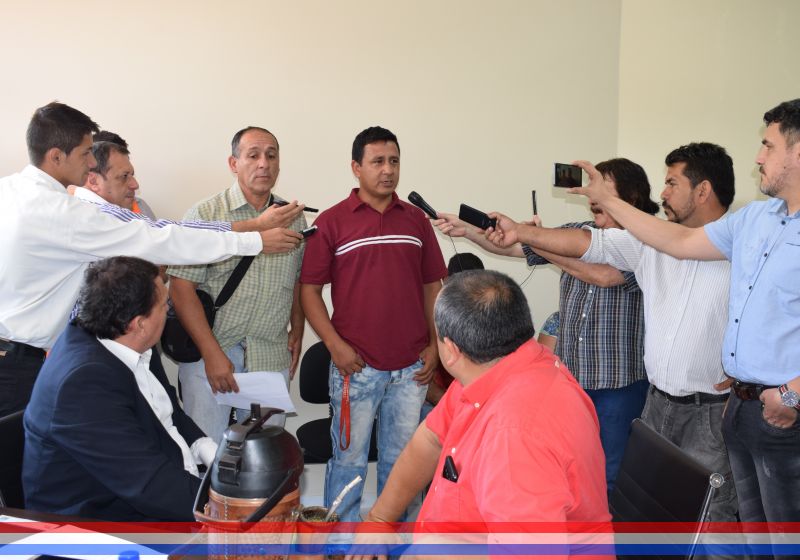 Visita de vecinos del barrio Nueva Esperanza de la Cía. 7ª Posta Ybyraró