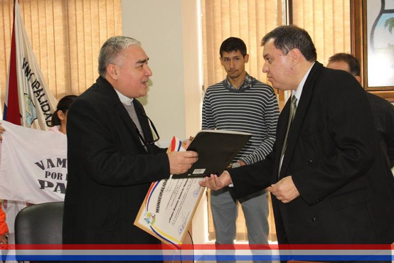 Padre Ramón Mongelós recibió el reconocimiento como Hijo Dilecto de la ciudad de Capiatá