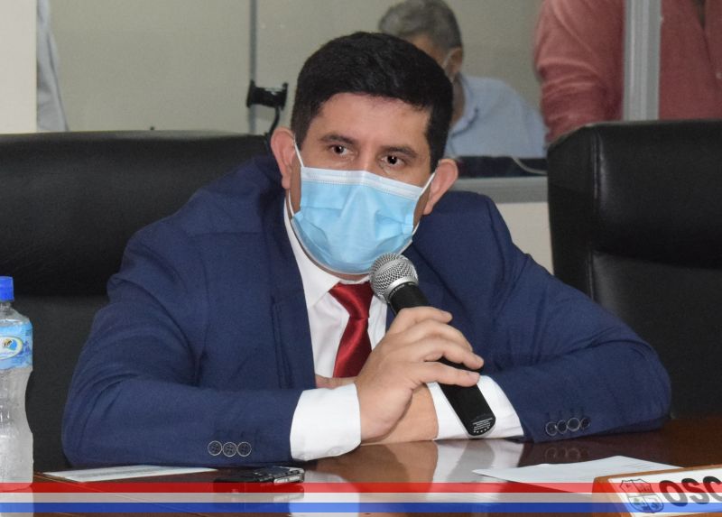 Concejal Barreto solicita la colocación de reductores de velocidad sobre la calle Villarrica, frente a la plaza "Los Manantiales"