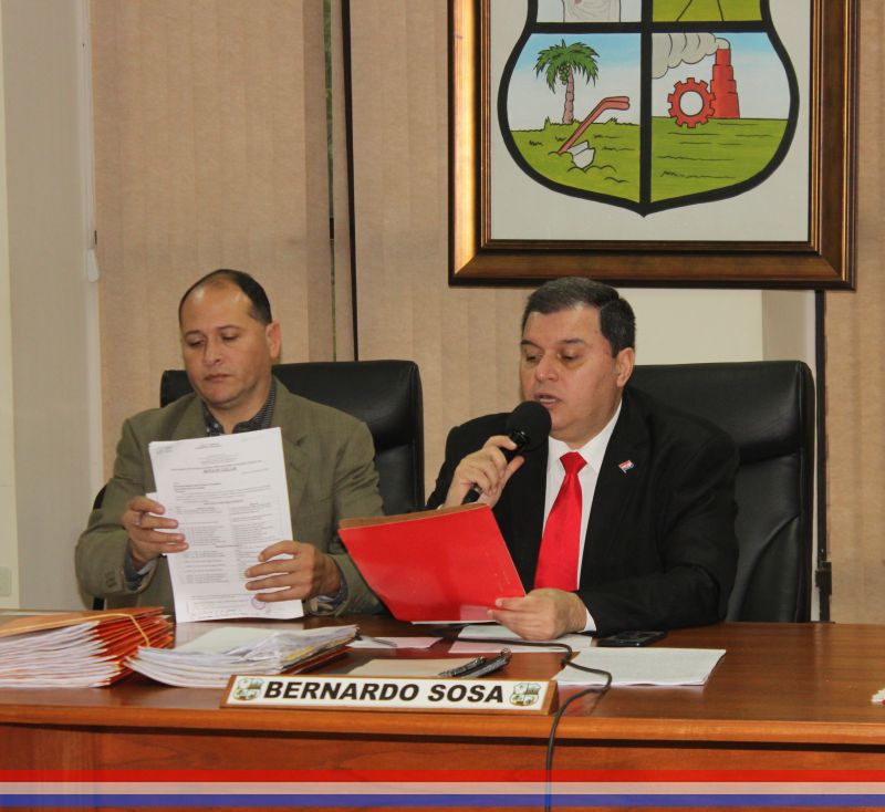 Aprueban la adquisición de inmueble para plaza pública