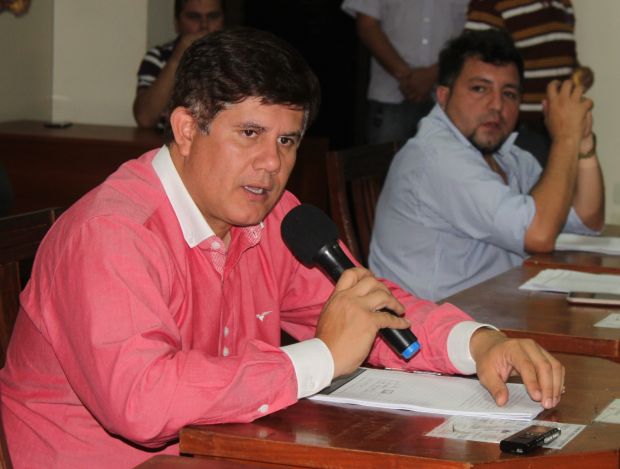 Denuncian intento de invasión de plaza pública