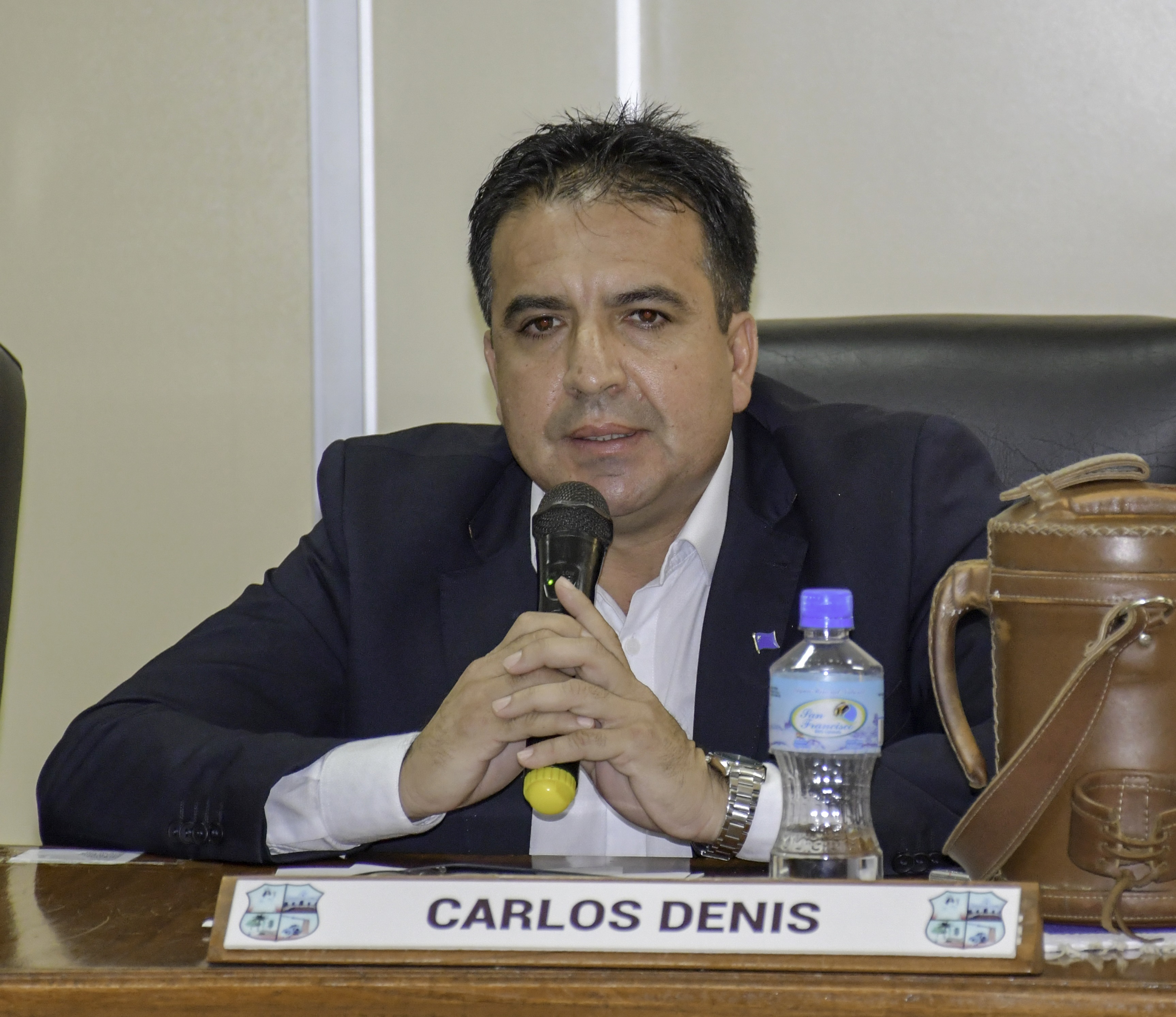 Concejal Denis solicita al Ejecutivo Municipal la reparación total de la instalación eléctrica de la escuela John F. Kennedy